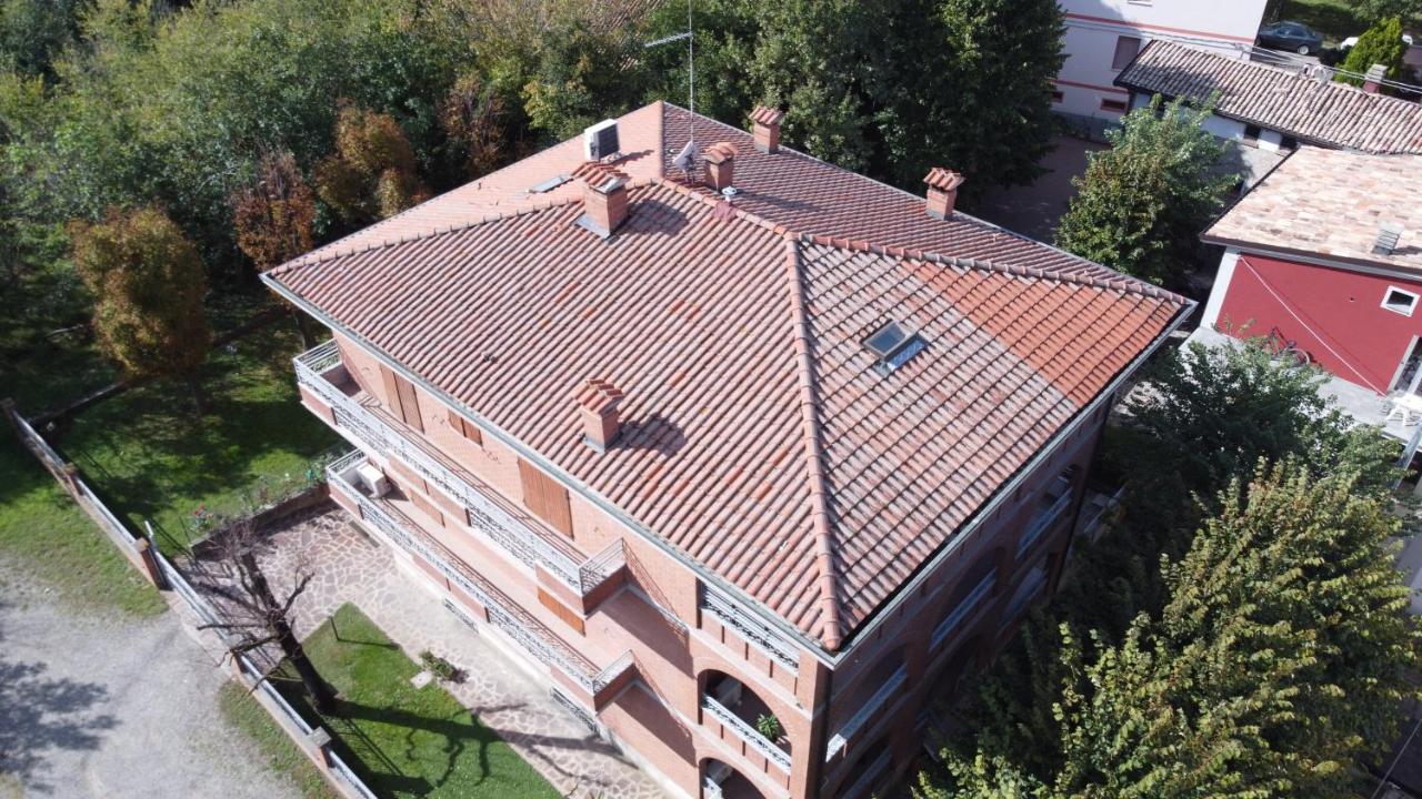 Villa Ferrari Oriella Solignano Nuovo Exterior foto