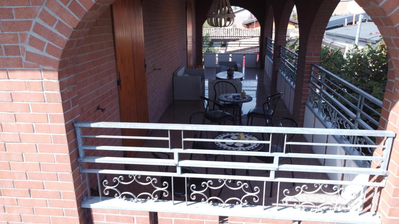 Villa Ferrari Oriella Solignano Nuovo Exterior foto