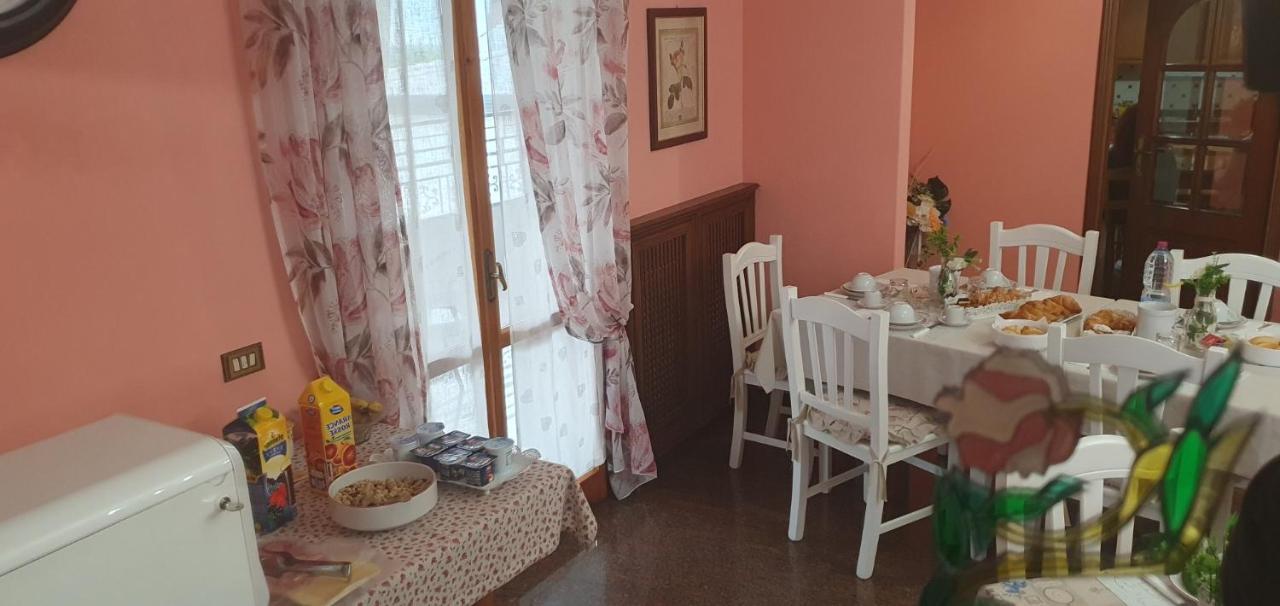 Villa Ferrari Oriella Solignano Nuovo Exterior foto