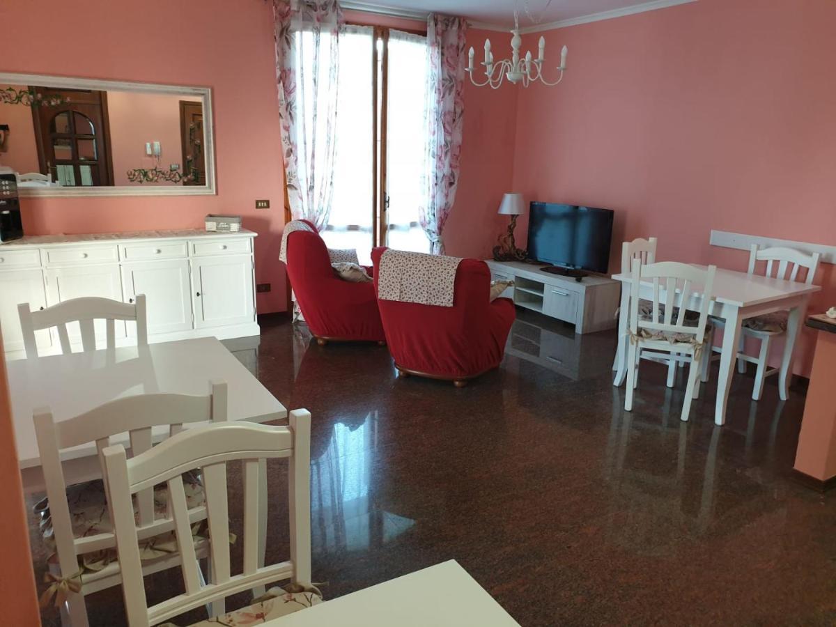 Villa Ferrari Oriella Solignano Nuovo Exterior foto